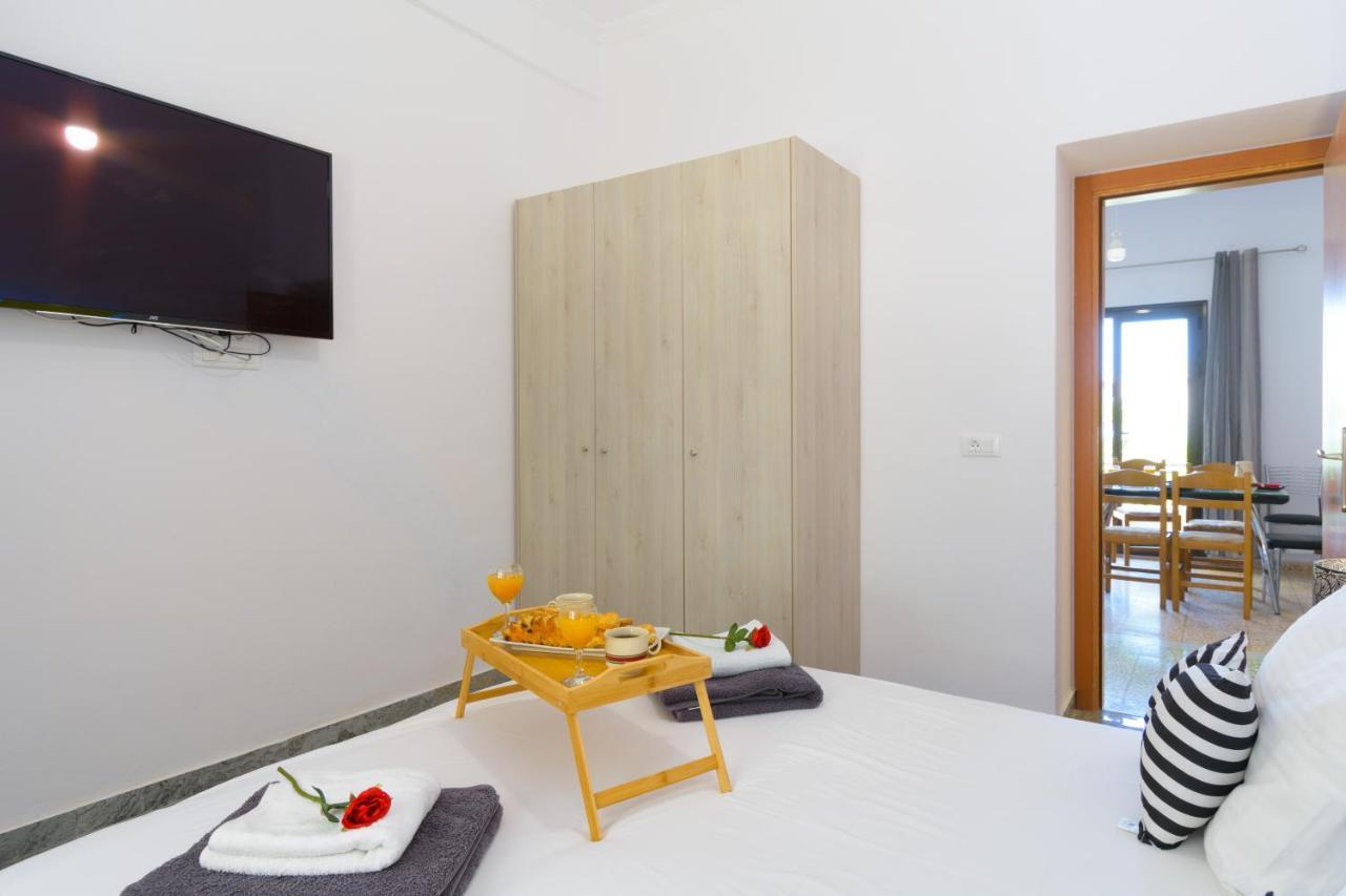 House For Families Near The Lake Ágios Nikolaos Exterior foto